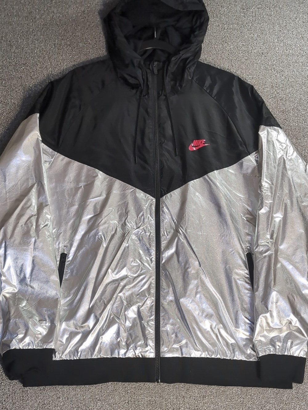 Nike Metallic Windrunner Jacket Size XXL Chrome & Black Reflective - Picture 4 of 14